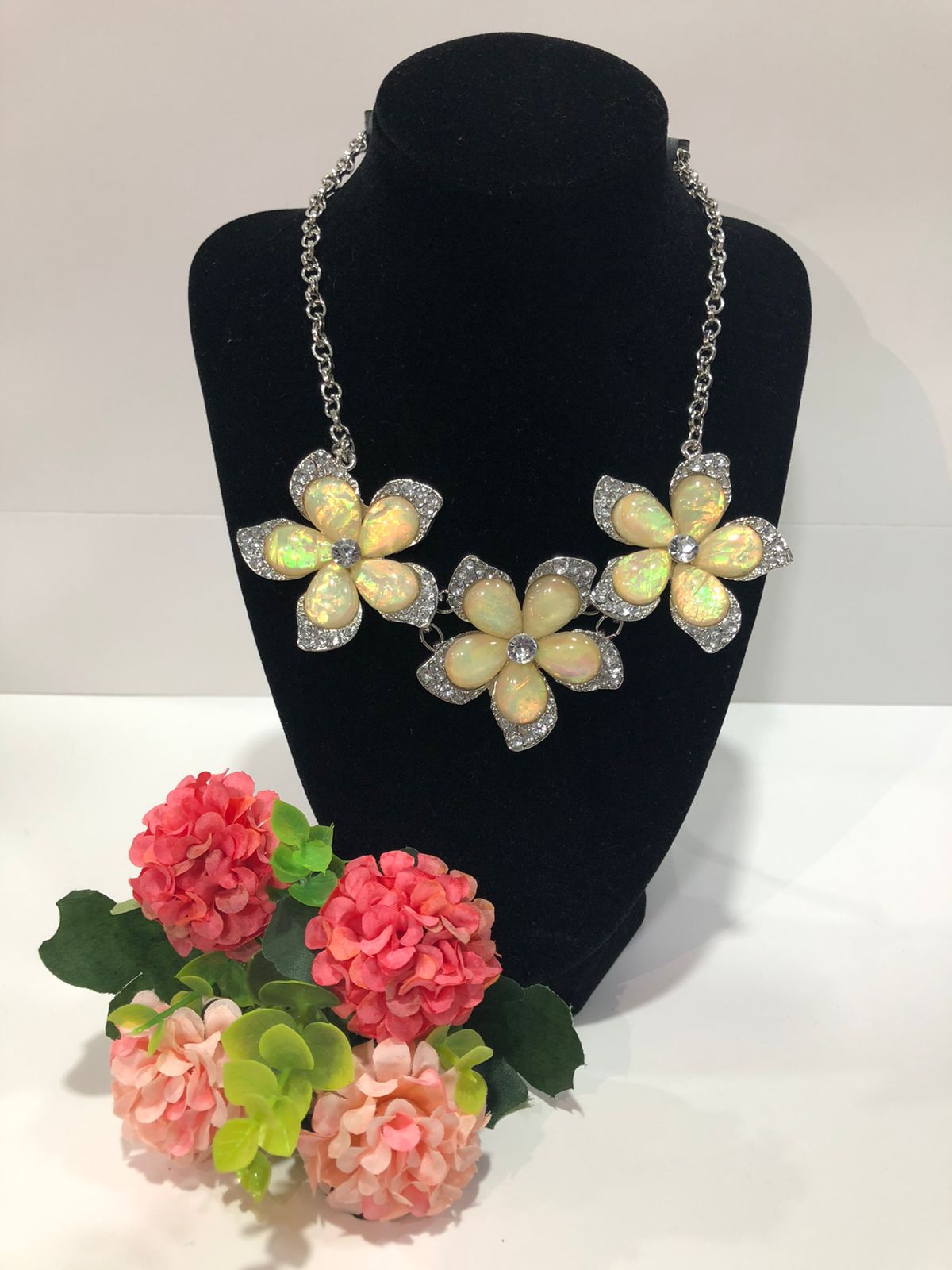 COLLAR DE DAMA