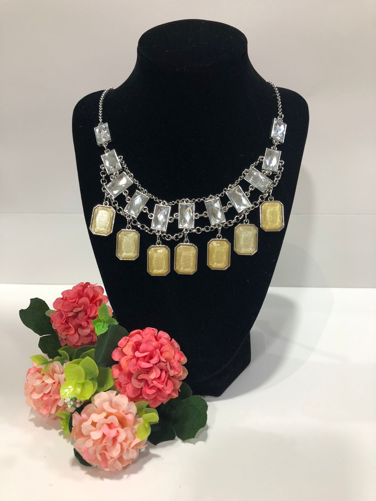 COLLAR DE DAMA