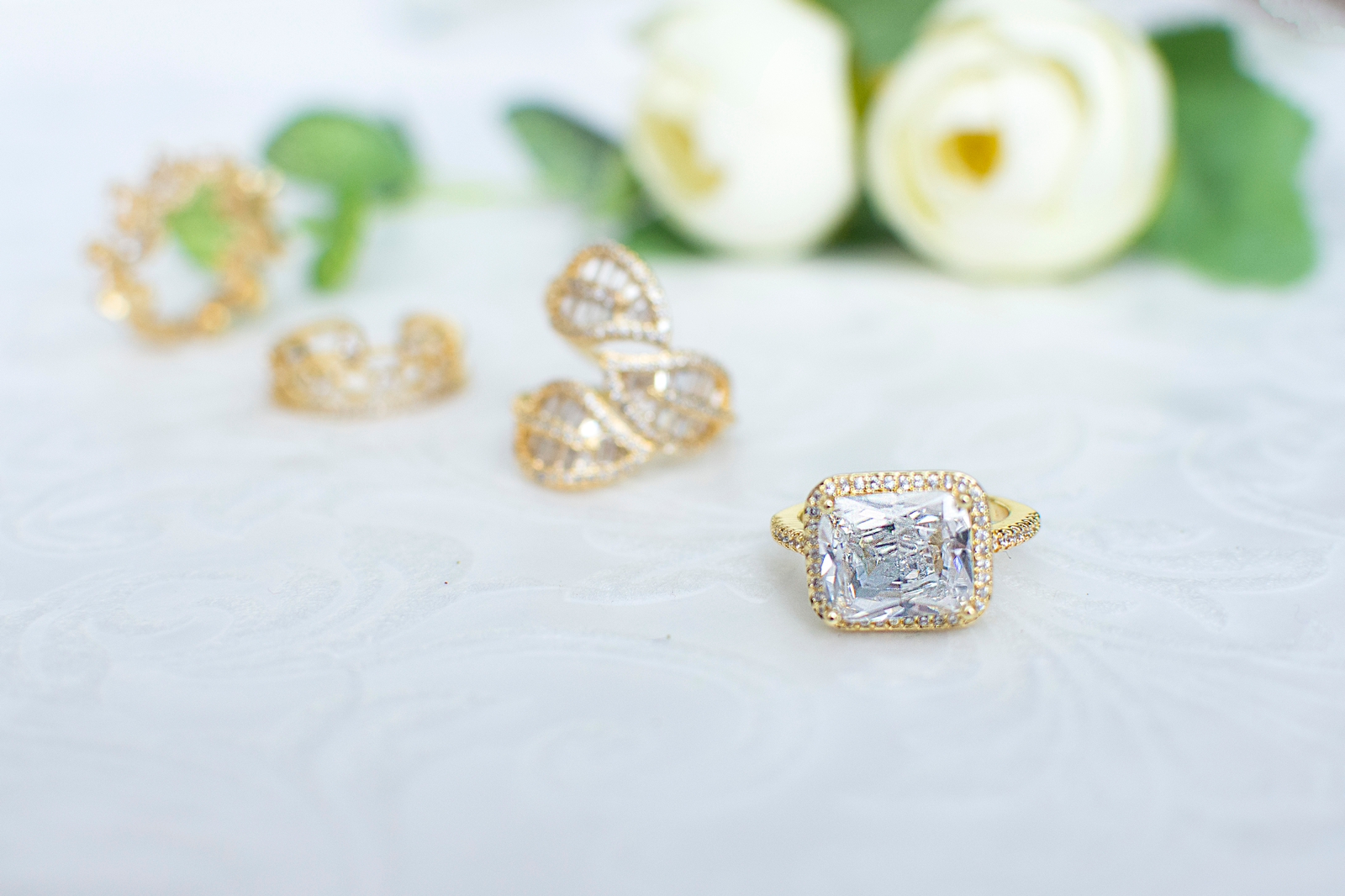 ANILLO CON UNA PIEDRA 