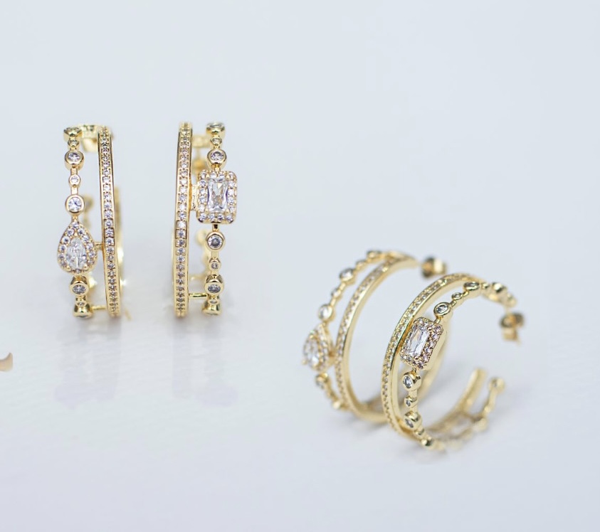 ARGOLLAS DOBLES CON PIEDRAS 