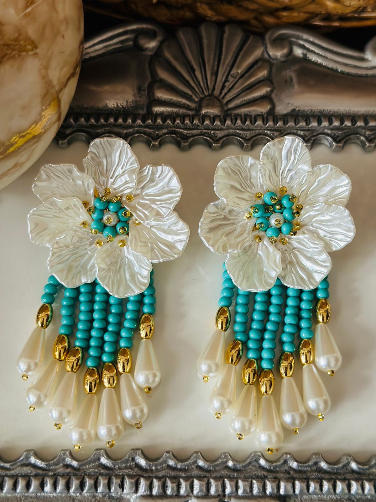 PENDIENTES FLORES Y LÁGRIMA