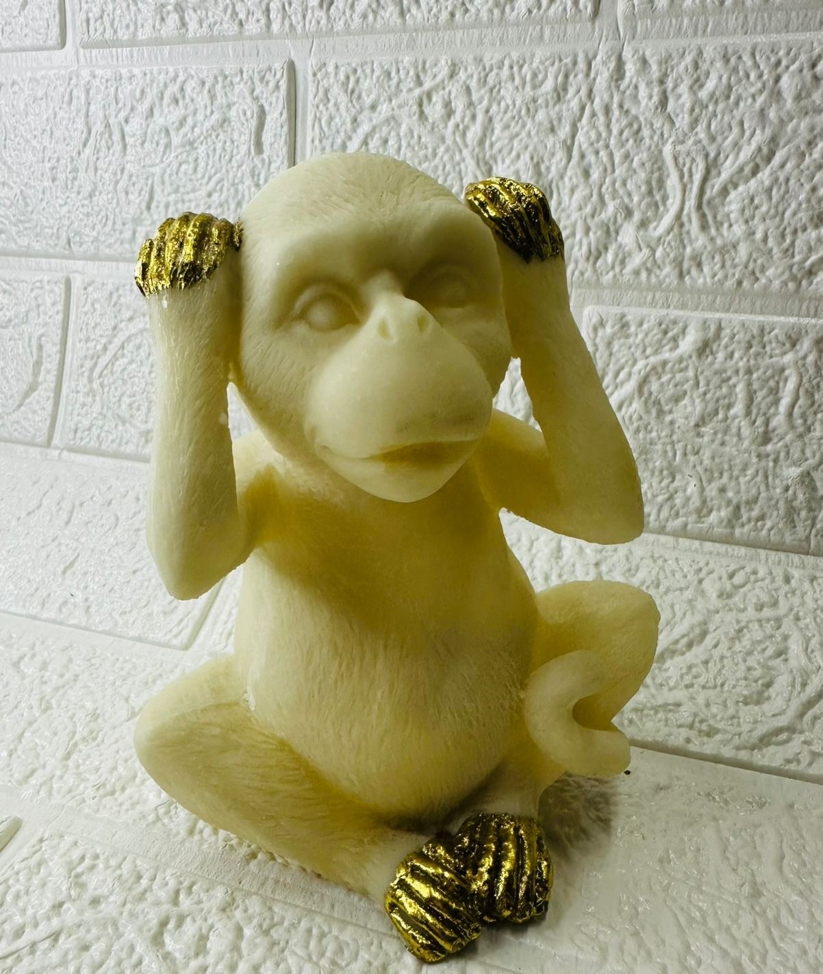 ADORNO